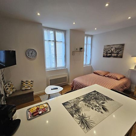 Le Pastel - Grand Studio Renove อองกูแลม ภายนอก รูปภาพ
