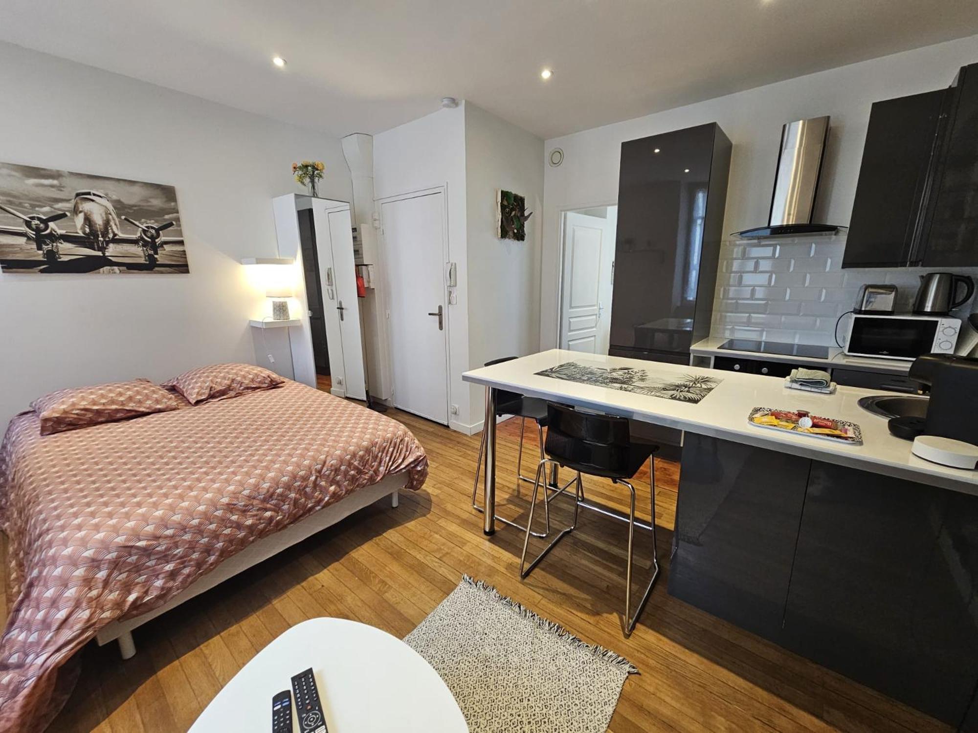 Le Pastel - Grand Studio Renove อองกูแลม ภายนอก รูปภาพ